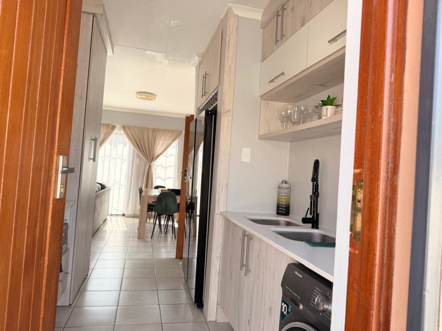 3 Bedroom Property for Sale in Waterkloof East North West